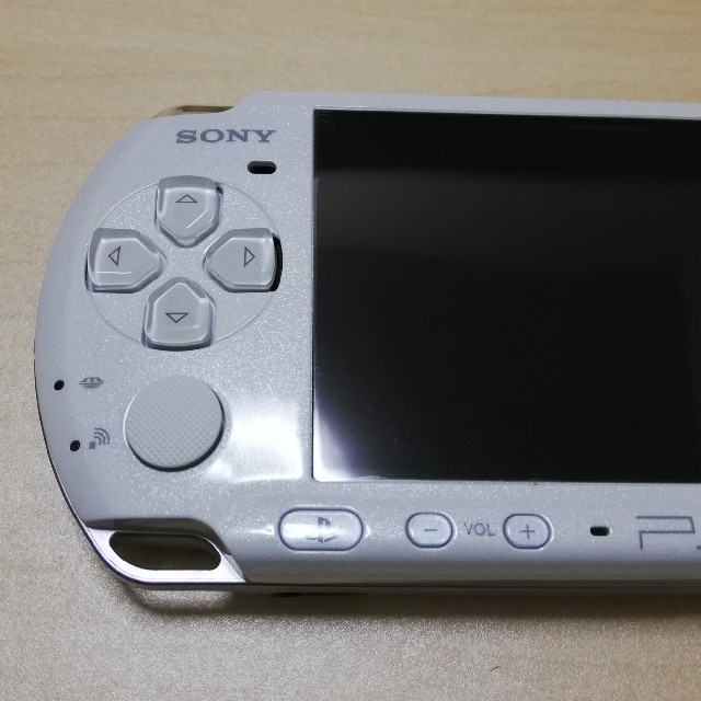 PlayStation Portable(プレイステーションポータブル)のPSP-3000 本体 エンタメ/ホビーのゲームソフト/ゲーム機本体(携帯用ゲーム機本体)の商品写真