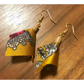 ピアス ハンドメイド お洒落 リボン (ピアス)