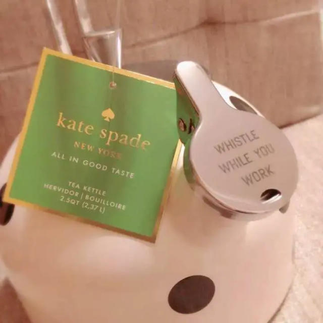 kate spade new york(ケイトスペードニューヨーク)の日本未発売！Kate Spade ケイトスペードのケトル やかんです♡  インテリア/住まい/日用品のキッチン/食器(その他)の商品写真