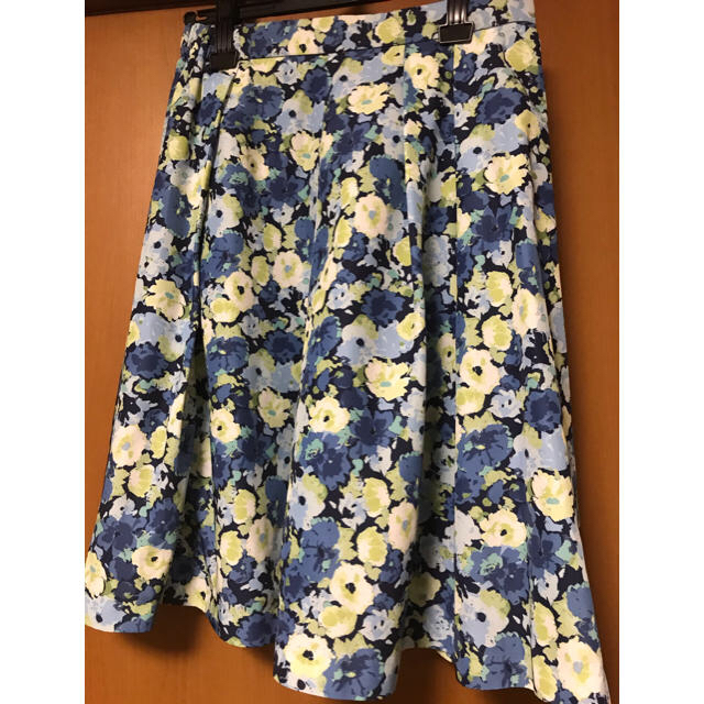 Couture Brooch(クチュールブローチ)の花柄スカート  クチュールブローチ 新品同様^_^ M レディースのスカート(ひざ丈スカート)の商品写真
