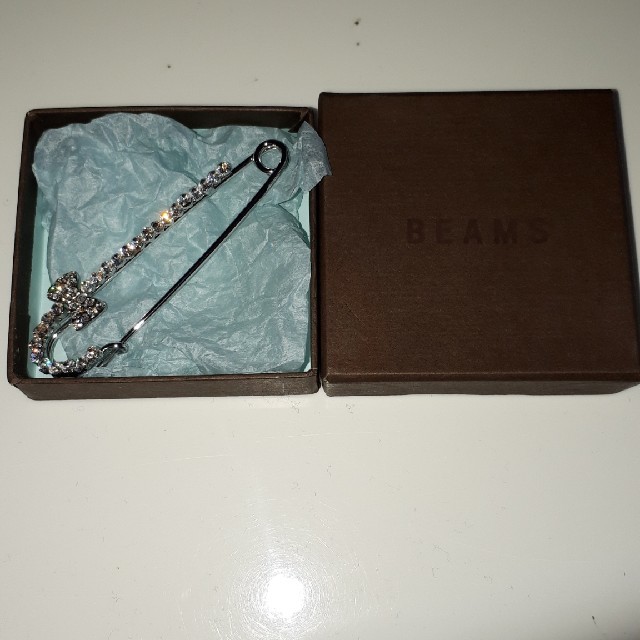 BEAMS(ビームス)のリボン　ブローチ　BEAMS レディースのアクセサリー(ブローチ/コサージュ)の商品写真