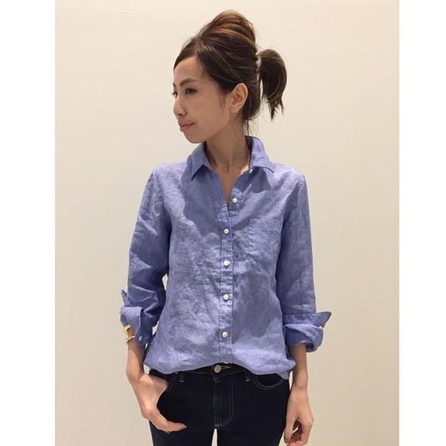 L'Appartement DEUXIEME CLASSE(アパルトモンドゥーズィエムクラス)のアパルトモン定番LINEN SHIRTSブルー レディースのトップス(シャツ/ブラウス(長袖/七分))の商品写真