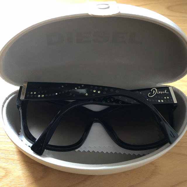 DIESEL(ディーゼル)のサングラス Diesel DS0201 807/CC レディースのファッション小物(サングラス/メガネ)の商品写真