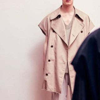 アンユーズド(UNUSED)のYOKE trench vest beige(ベスト)