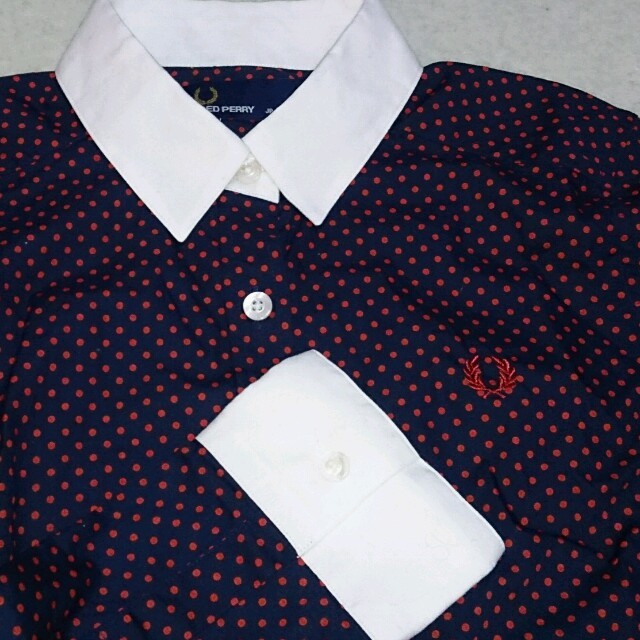 FRED PERRY(フレッドペリー)のFRED PERRY 水玉シャツ レディースのトップス(シャツ/ブラウス(長袖/七分))の商品写真