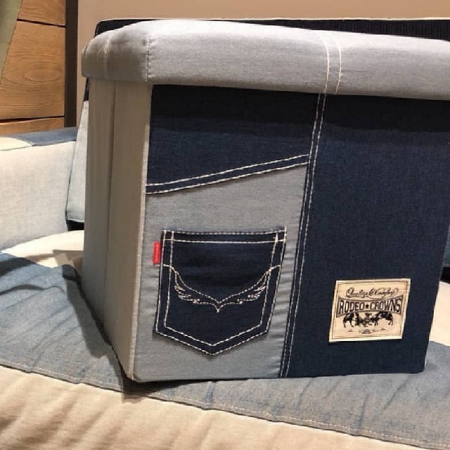 RODEO CROWNS(ロデオクラウンズ)のロデオクラウンズ最新ノベルティ DENIM STORAGE BOX ヤマト発送！ インテリア/住まい/日用品の椅子/チェア(スツール)の商品写真