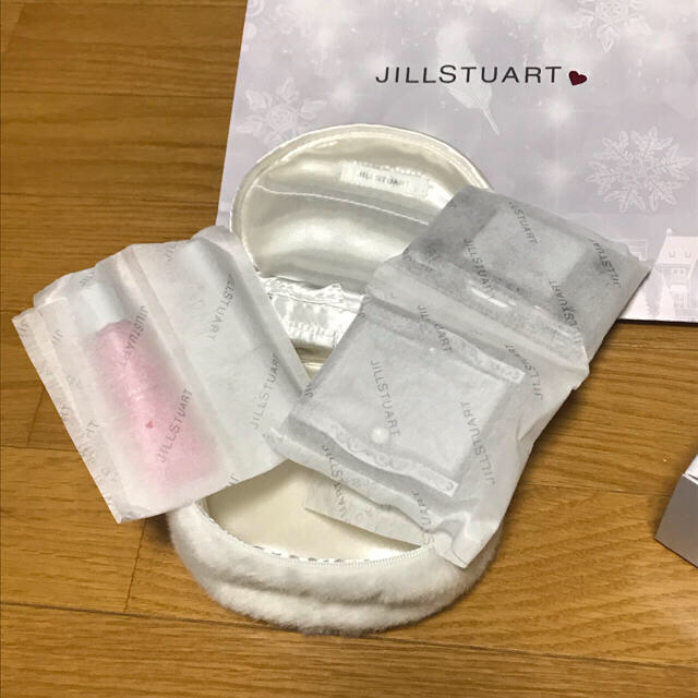 JILLSTUART(ジルスチュアート)のジルスチュアート♡2018クリスマスコフレ箱袋なし コスメ/美容のキット/セット(コフレ/メイクアップセット)の商品写真