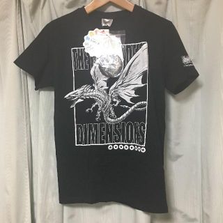 シマムラ(しまむら)の遊戯王 青眼の亜白龍 ステッカー付き Tシャツ 期間限定販売(シャツ)