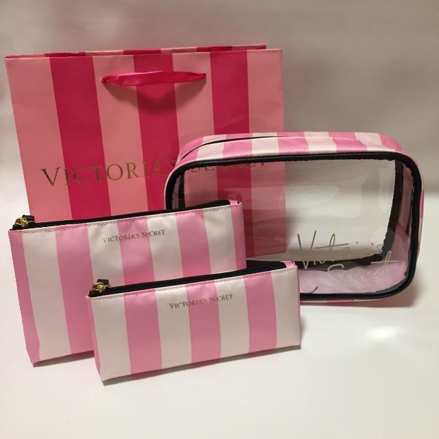 Victoria's Secret - 新品未使用タグ付☆ヴィクシー Trioポーチ