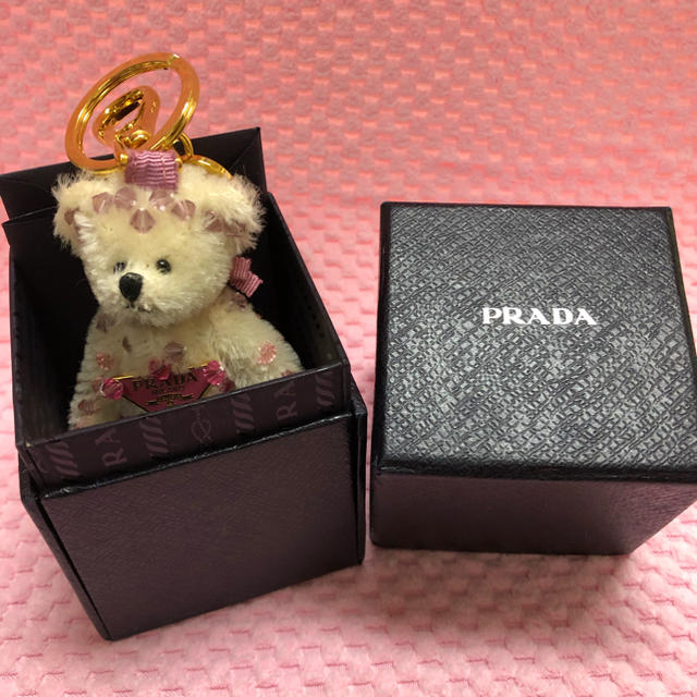 PRADA(プラダ)のプラダ ベアキーホルダー バッグチャーム レディースのファッション小物(キーホルダー)の商品写真