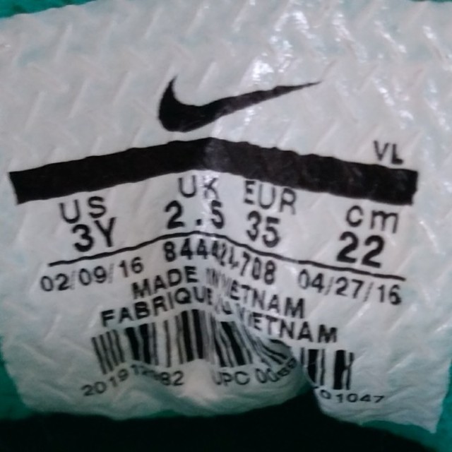 NIKE(ナイキ)のサッカー　スパイク　２２㎝ キッズ/ベビー/マタニティのキッズ靴/シューズ(15cm~)(スニーカー)の商品写真