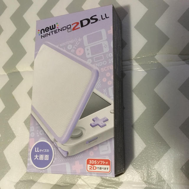 ニンテンドー2DS(ニンテンドー2DS)のNew NINTENDO2ds LL エンタメ/ホビーのゲームソフト/ゲーム機本体(家庭用ゲーム機本体)の商品写真