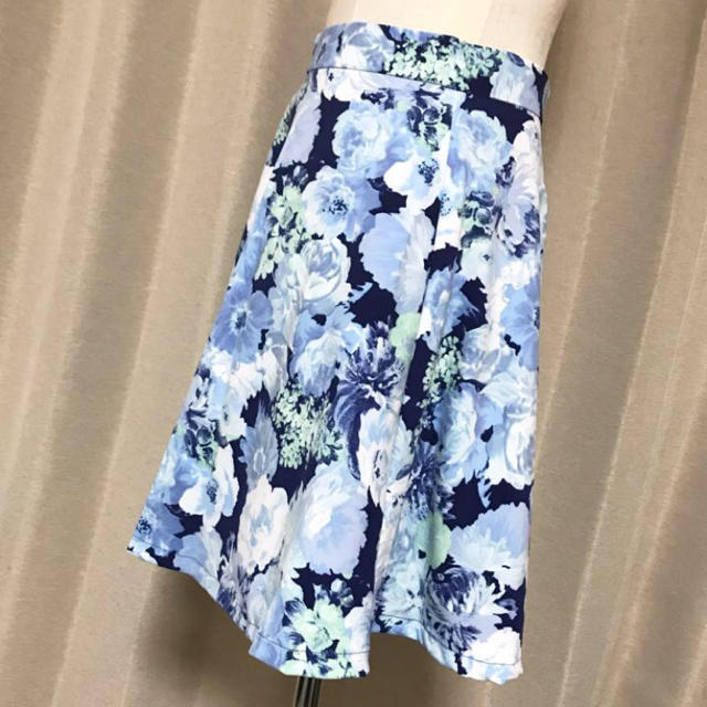 CECIL McBEE(セシルマクビー)のCECILMcBEE 花柄フレアスカート レディースのスカート(ひざ丈スカート)の商品写真