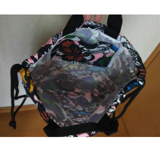 UNIQLO(ユニクロ)のUNIQLO marimekkoザック レディースのバッグ(リュック/バックパック)の商品写真