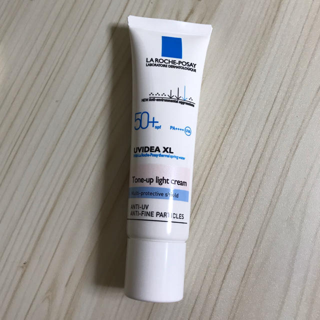 LA ROCHE-POSAY(ラロッシュポゼ)のkk様専用　ラロッシュポゼ トーンアップ 化粧下地 コスメ/美容のベースメイク/化粧品(化粧下地)の商品写真