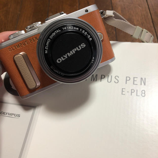 OLYMPUS(オリンパス)のOLYMPUS PEN E-PL8 ⚠️土日限定値下げ⚠️ スマホ/家電/カメラのカメラ(ミラーレス一眼)の商品写真