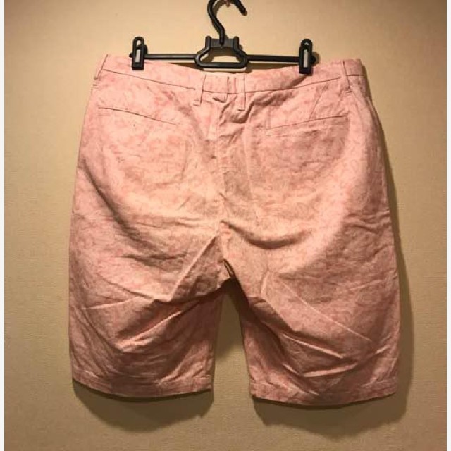 EDIFICE(エディフィス)の綿　麻　エディフィスピンクペイズリー柄　ハーフパンツ メンズのパンツ(ショートパンツ)の商品写真