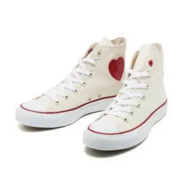 CONVERSE(コンバース)のコンバース オールスター ハイカット ハートパッチ 23.0センチ レディースの靴/シューズ(スニーカー)の商品写真