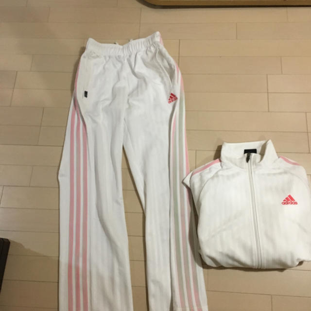 adidas(アディダス)のアディダス ジャージ 上 下 レディースのトップス(トレーナー/スウェット)の商品写真