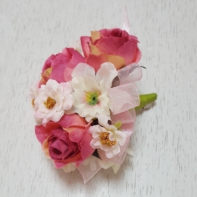 コサージュ🎵華やかローズピンク ハンドメイドのアクセサリー(コサージュ/ブローチ)の商品写真