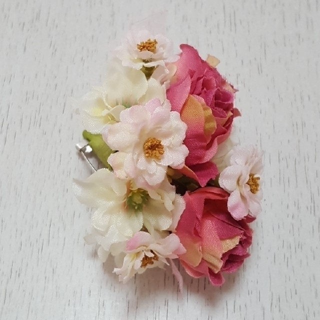 コサージュ🎵華やかローズピンク ハンドメイドのアクセサリー(コサージュ/ブローチ)の商品写真
