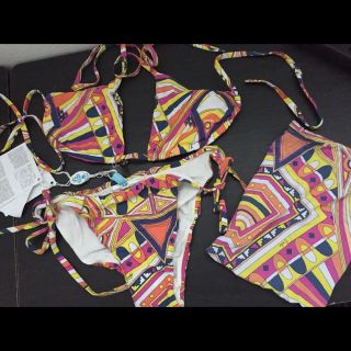 EMILIO PUCCI(水着)のフリマアイテム一覧 EMILIO PUCCI(水着)のフリマアイテム一覧