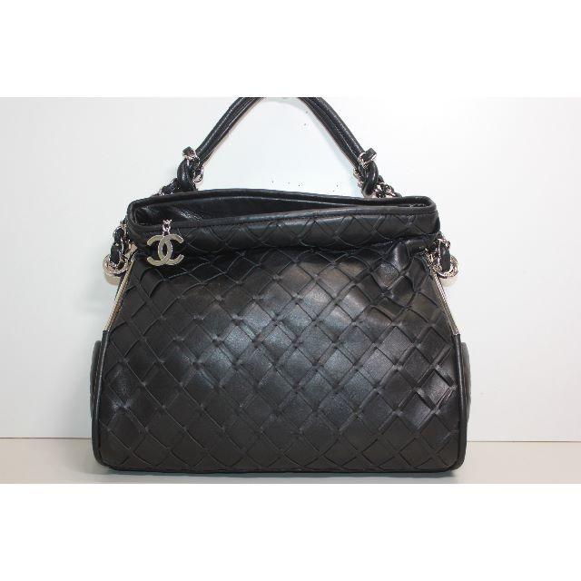 CHANEL - 美品 シャネル レザー編み込み ココチャーム付 ショルダーバッグ 黒
