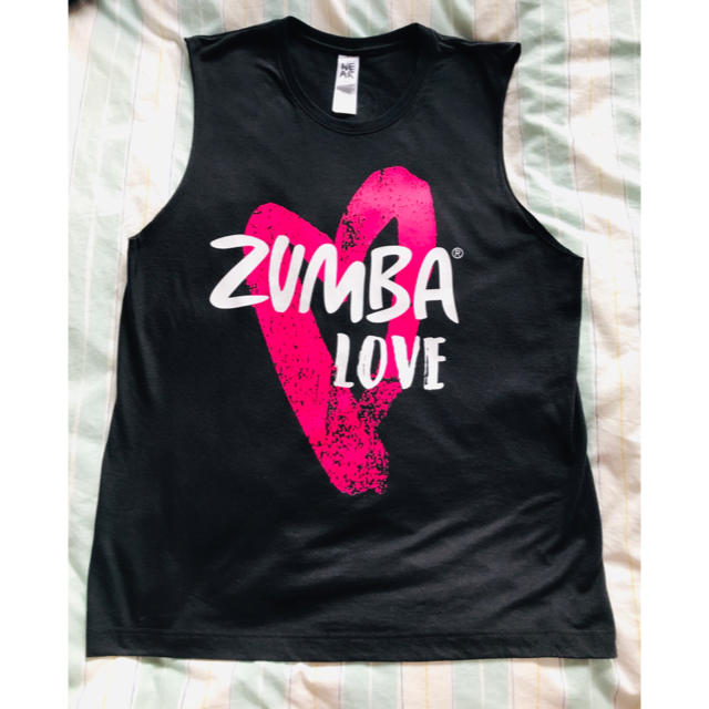 Zumba(ズンバ)の【美品】Zumba Love タンクトップ ユニセックス 黒 M/L レディースのトップス(Tシャツ(半袖/袖なし))の商品写真