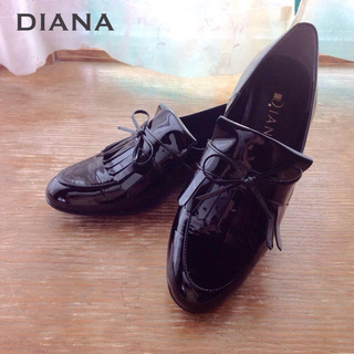 ダイアナ(DIANA)のDIANA エナメルローファー(ローファー/革靴)