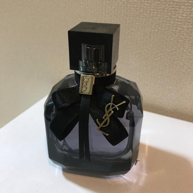 Yves Saint Laurent Beaute(イヴサンローランボーテ)の【新品・未使用】イヴ・サンローラン モンパリ オーデパルファム コスメ/美容の香水(香水(女性用))の商品写真