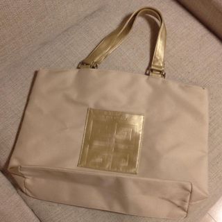 ジバンシィ(GIVENCHY)のジバンシィ♡ベージュゴールドビッグトート(トートバッグ)