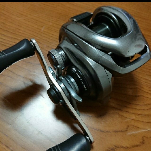 SHIMANO(シマノ)のメタニウムDC、HG、ライトハンドル、右ハンドル、シマノ スポーツ/アウトドアのフィッシング(リール)の商品写真