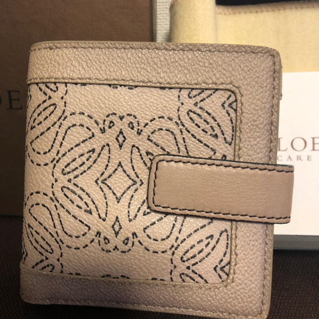 LOEWE(ロエベ)のロエベ LOEWE 二つ折り財布  最終お値下げ❣️ レディースのファッション小物(財布)の商品写真