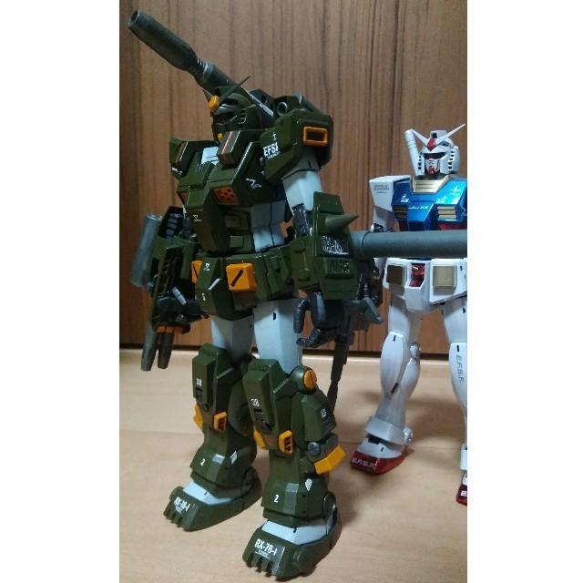 完成品　手前ガンプラ　35