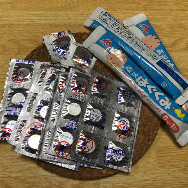 ミルトン錠剤、はぐぐみセット キッズ/ベビー/マタニティの洗浄/衛生用品(哺乳ビン用消毒/衛生ケース)の商品写真