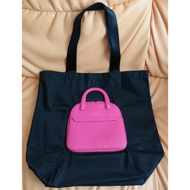 新品☆FURLA(フルラ)☆トートバッグ(エコバッグ)ナイロンレザー状態