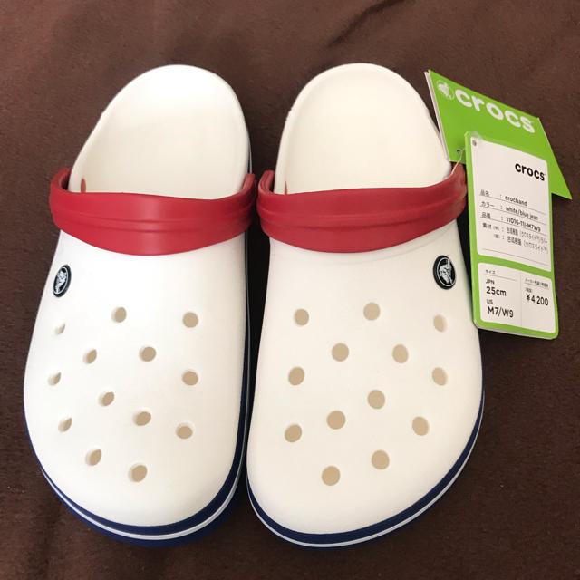 crocs(クロックス)のクロックス 新品 W9 25cm メンズの靴/シューズ(サンダル)の商品写真