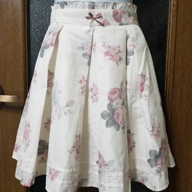 Ank Rouge(アンクルージュ)のアンクルージュ 花柄 フレアスカート レディースのスカート(ミニスカート)の商品写真