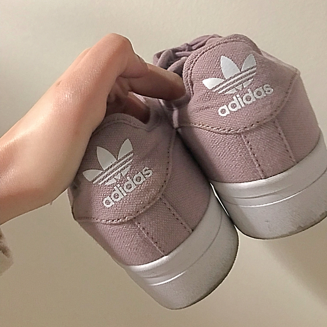 adidas(アディダス)のadidas スニーカー レディースの靴/シューズ(スニーカー)の商品写真