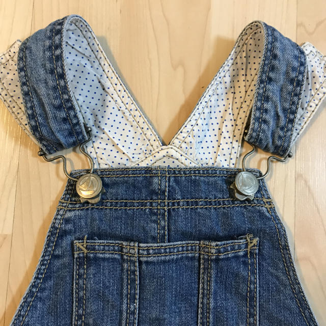 PETIT BATEAU(プチバトー)のプチバトー デニムジャンパースカート 4ans/102㎝ キッズ/ベビー/マタニティのキッズ服女の子用(90cm~)(ワンピース)の商品写真