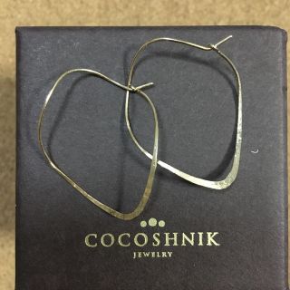 ココシュニック(COCOSHNIK)のココシュニック  K10 変形フープピアス(ピアス)