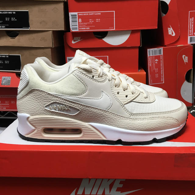 NIKE - NIKE WMNS AIR MAX 90 ベージュ クリーム ホワイトの通販 by