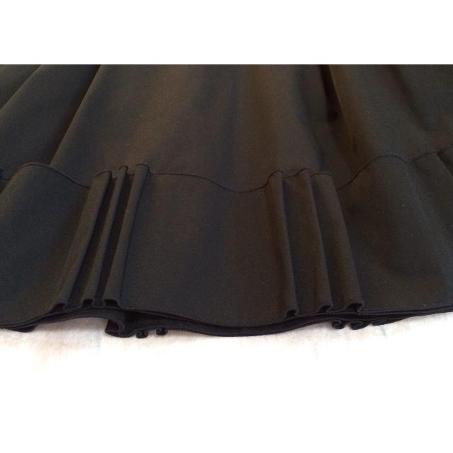 FOXEY(フォクシー)の❤︎美品❤︎ FOXEY NEW YORK リズミカルスカート 黒 レディースのスカート(ひざ丈スカート)の商品写真