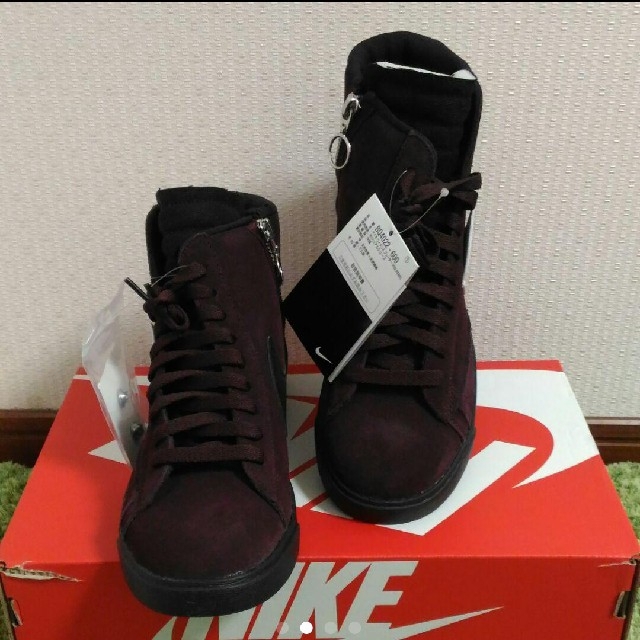 NIKE(ナイキ)の人気完売品　NIKE W BLAZER MID REBEL

25cm レディースの靴/シューズ(スニーカー)の商品写真