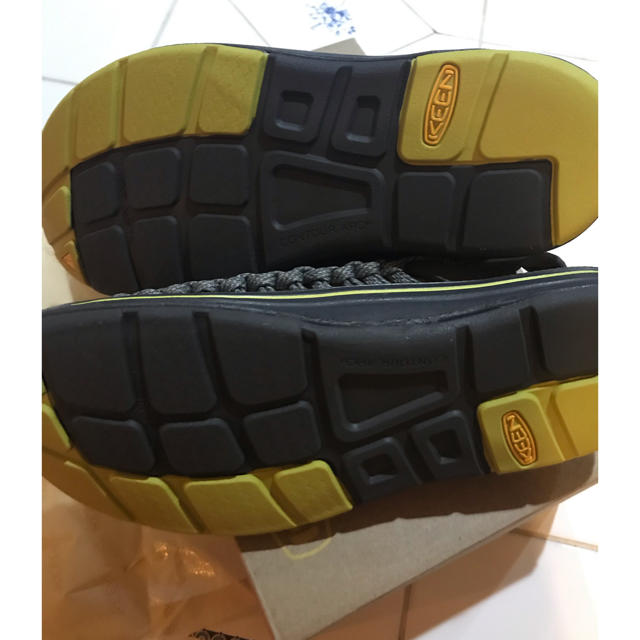KEEN(キーン)の新品 KEENラッキー23様専用 ユニーク9.0(27.0)UNEEK メンズの靴/シューズ(サンダル)の商品写真