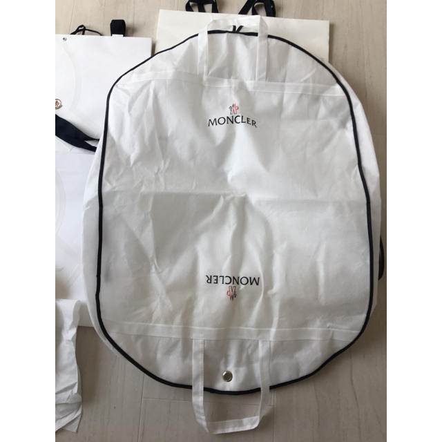 MONCLER(モンクレール)のモンクレール 袋 セット ガーメント レディースのバッグ(ショップ袋)の商品写真