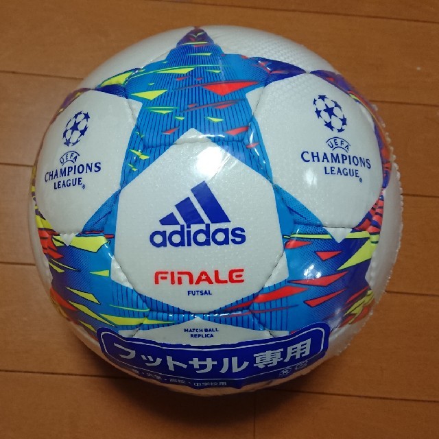 adidas(アディダス)のtoshi7347様専用 アディダス フットサルボール４号検定球 スポーツ/アウトドアのサッカー/フットサル(ボール)の商品写真