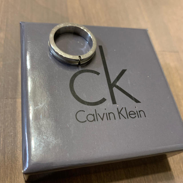 Calvin Klein(カルバンクライン)のシルバーリング メンズのアクセサリー(リング(指輪))の商品写真