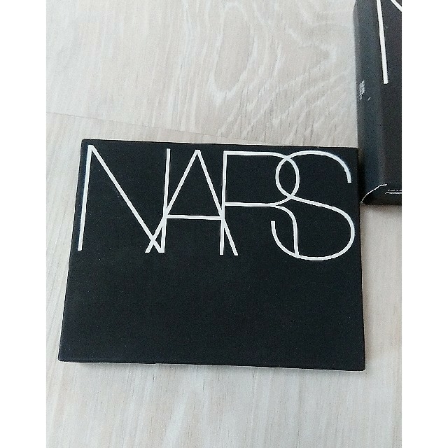 NARS(ナーズ)のナーズ　ハイライティングパウダー　5220 ピンクハイライト コスメ/美容のベースメイク/化粧品(フェイスパウダー)の商品写真