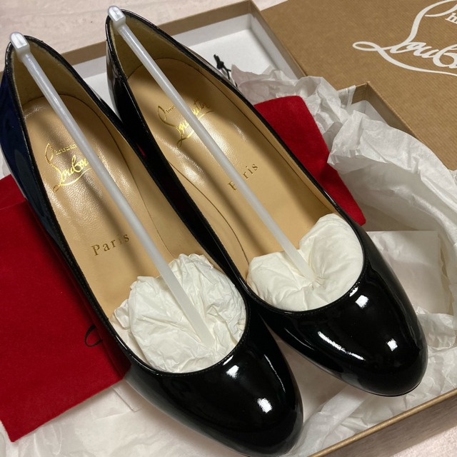 Christian Louboutin(クリスチャンルブタン)の新品未使用　ルブタン  エナメルパンプス  36/8.5cmヒール レディースの靴/シューズ(ハイヒール/パンプス)の商品写真